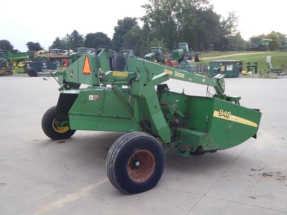 Image of John Deere 946 equipment image 2