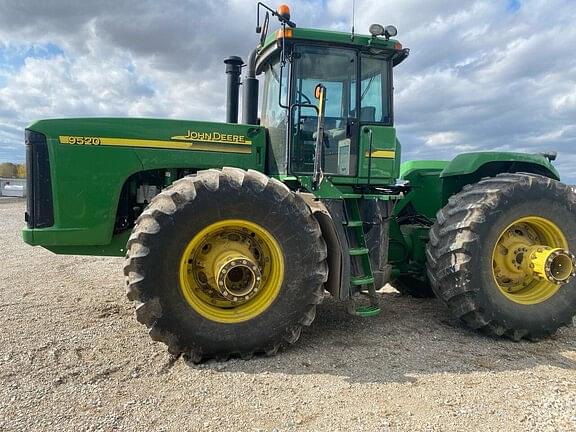 Image of John Deere 9520 equipment image 1