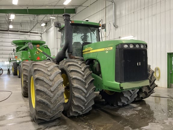 2004 John Deere 9520 Equipment Image0