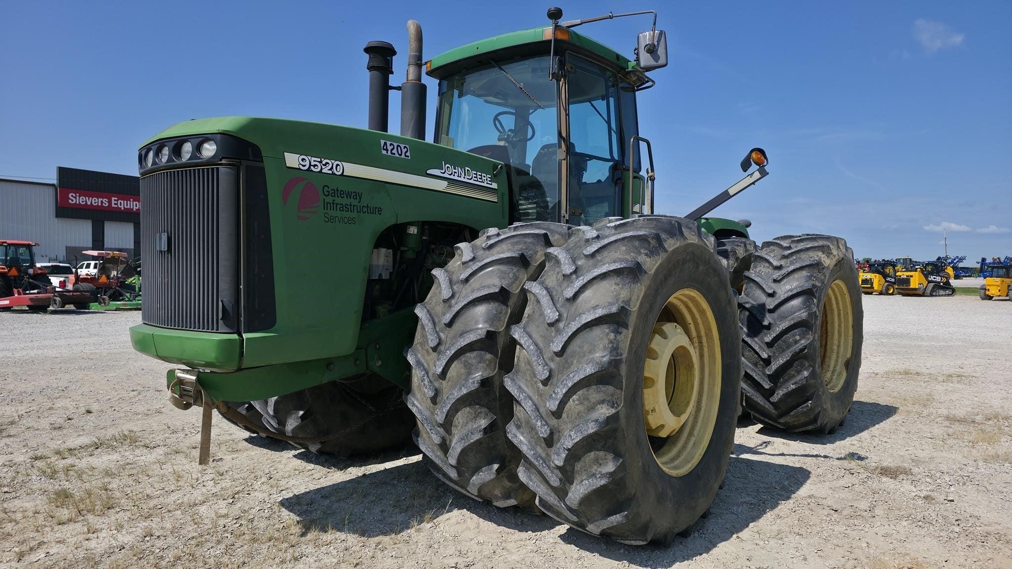 2004 John Deere 9520 Equipment Image0