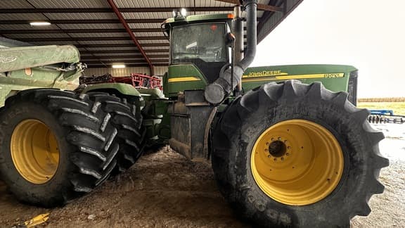 Image of John Deere 9520 equipment image 1