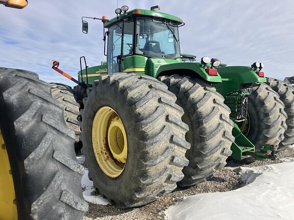 Image of John Deere 9520 equipment image 1