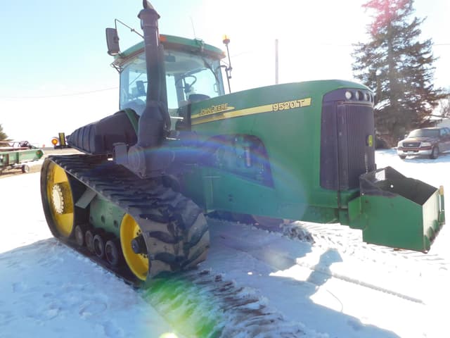 Image of John Deere 9520T equipment image 1