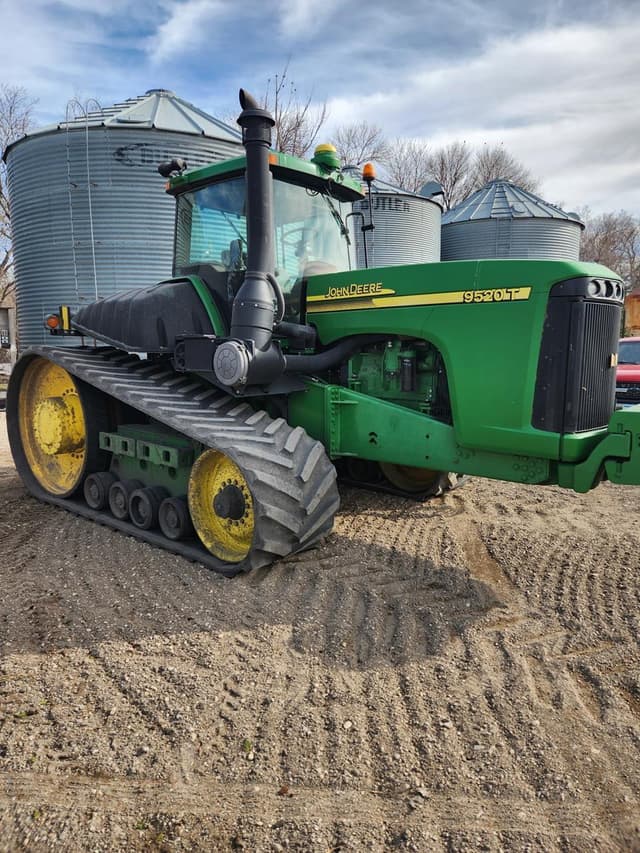 Image of John Deere 9520T equipment image 1