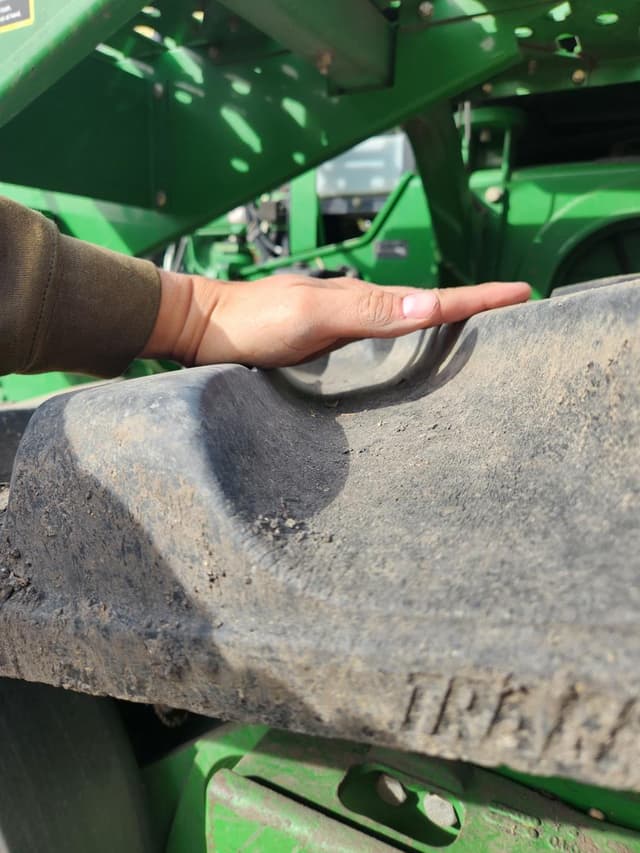 Image of John Deere 9520T equipment image 3