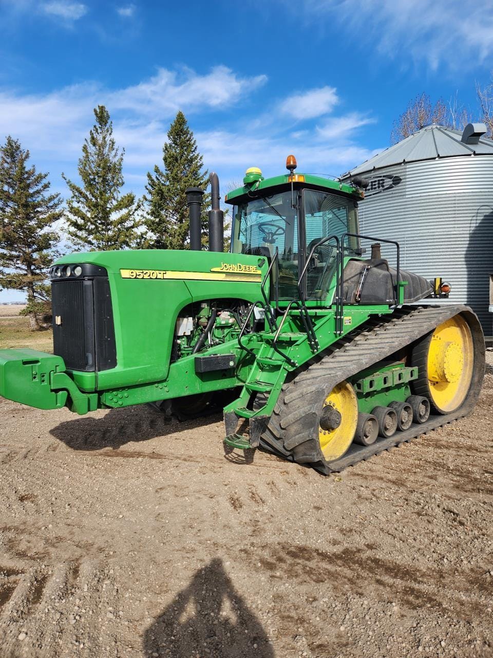 2004 John Deere 9520T Equipment Image0