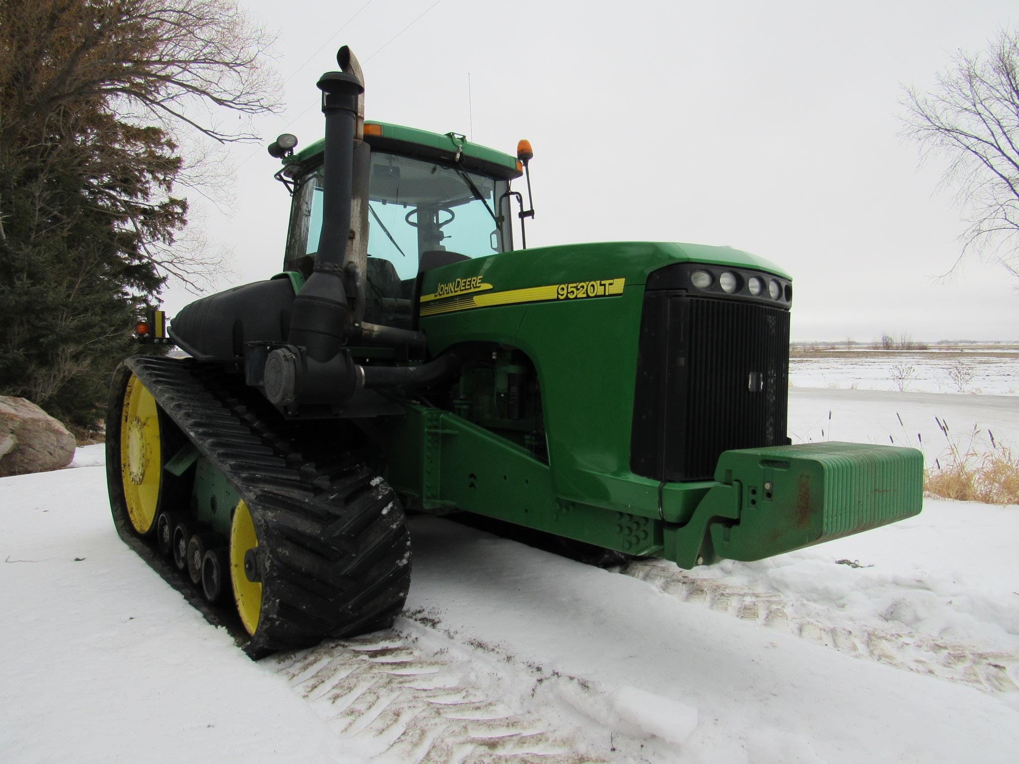 2004 John Deere 9520T Equipment Image0
