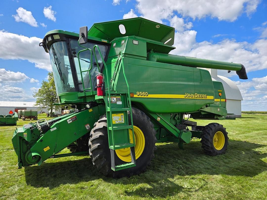 Image of John Deere 9560 Primary image