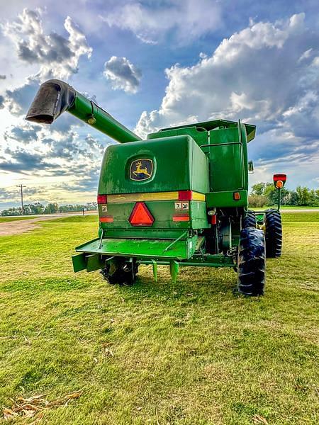 Image of John Deere 9560 equipment image 2