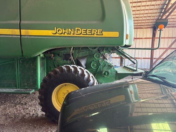 Image of John Deere 9560 STS equipment image 2