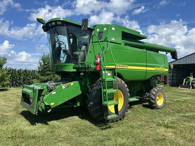Image of John Deere 9560 STS equipment image 1