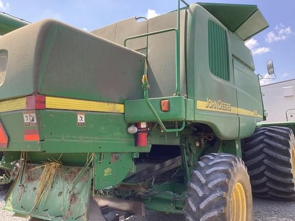 Image of John Deere 9560 equipment image 2