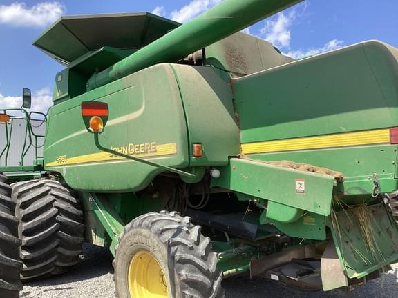 Image of John Deere 9560 equipment image 3