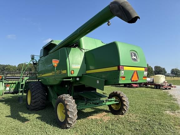 Image of John Deere 9560 equipment image 2