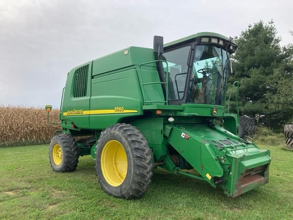 Image of John Deere 9560 equipment image 1
