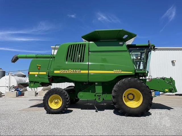 Image of John Deere 9660 equipment image 1