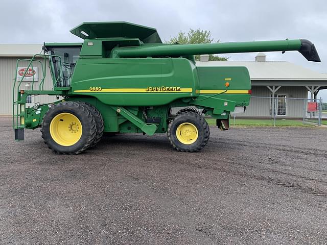 Image of John Deere 9660 equipment image 1
