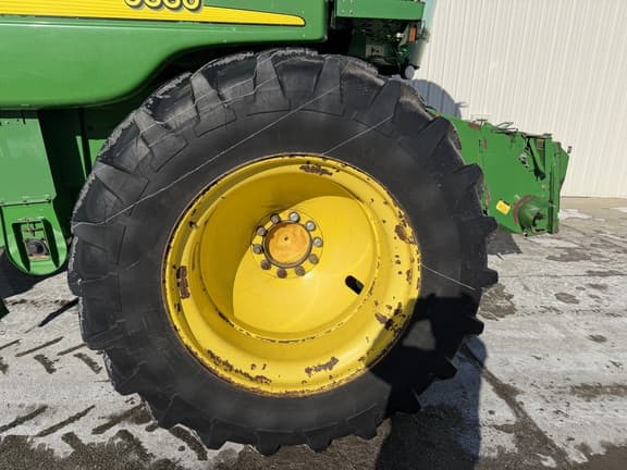 Image of John Deere 9660 equipment image 4