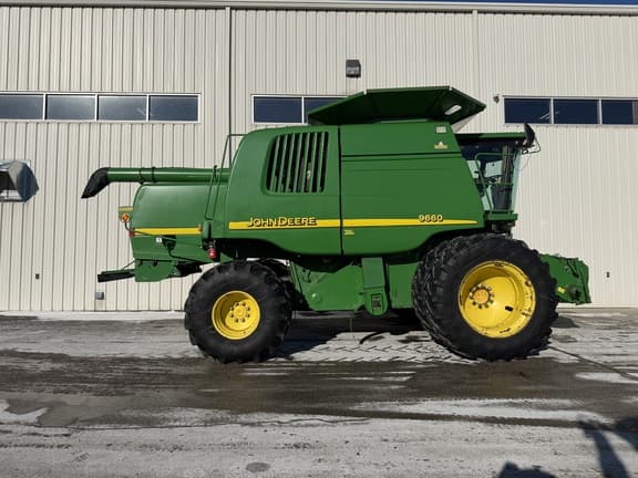 Image of John Deere 9660 equipment image 1