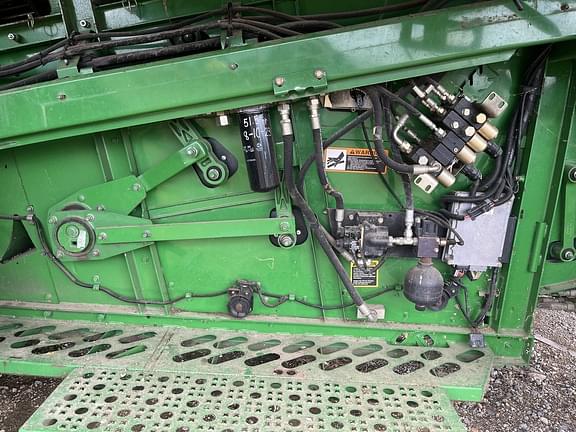 Image of John Deere 9760 STS equipment image 3