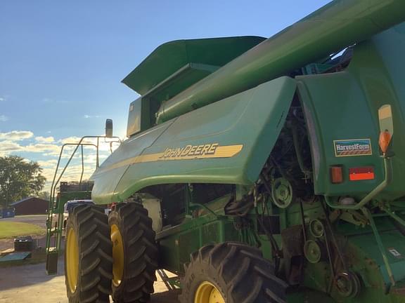 Image of John Deere 9760 STS equipment image 2