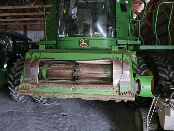 Image of John Deere 9760 STS equipment image 1