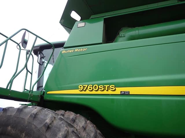 Image of John Deere 9760 STS equipment image 3