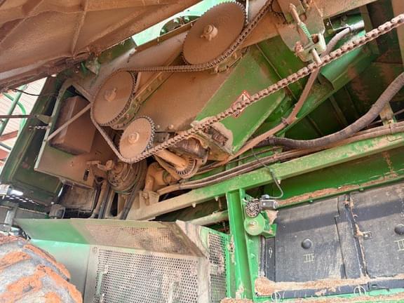 Image of John Deere 9760 STS equipment image 4