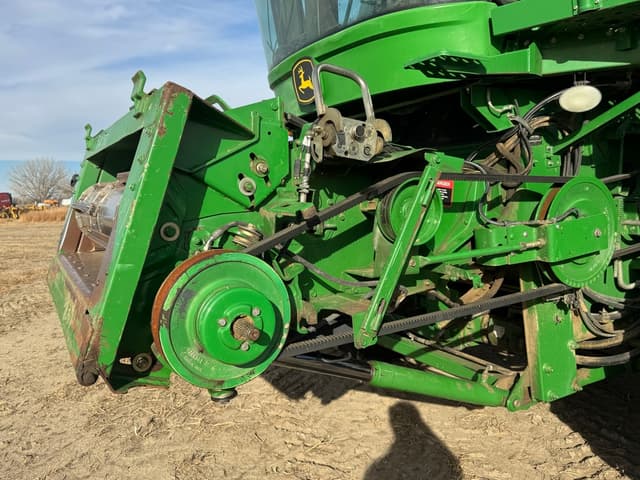 Image of John Deere 9760 STS equipment image 2