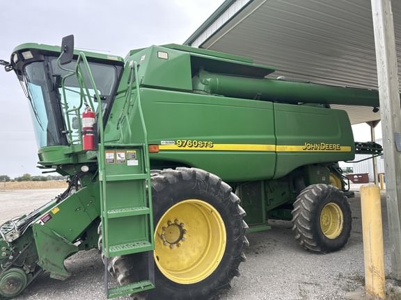 2004 John Deere 9760 STS Equipment Image0