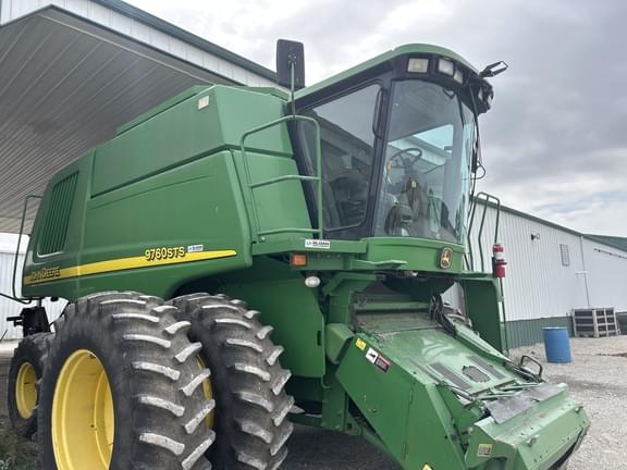 Image of John Deere 9760 STS equipment image 2