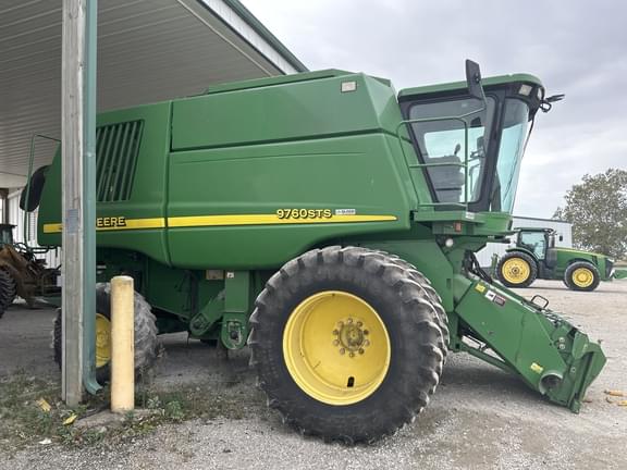 Image of John Deere 9760 STS equipment image 4