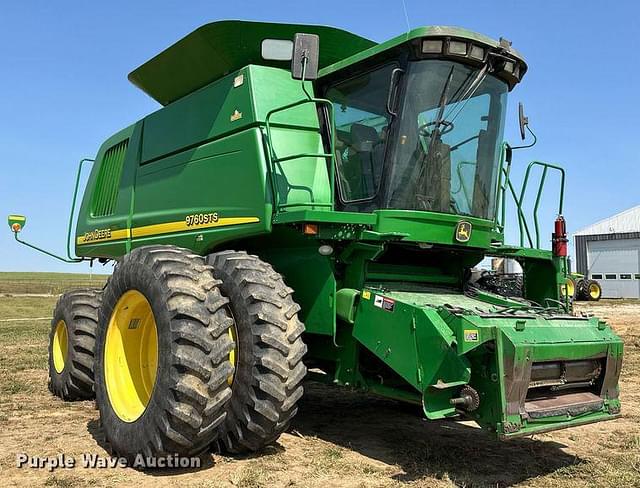 Image of John Deere 9760 STS equipment image 2