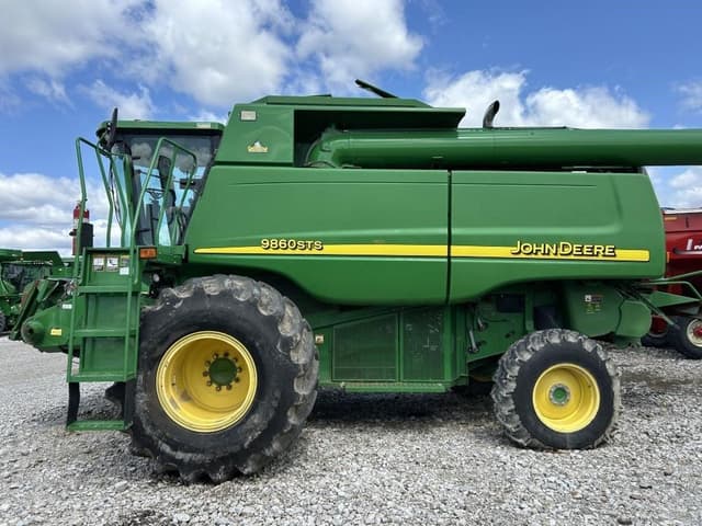 Image of John Deere 9860 STS equipment image 2
