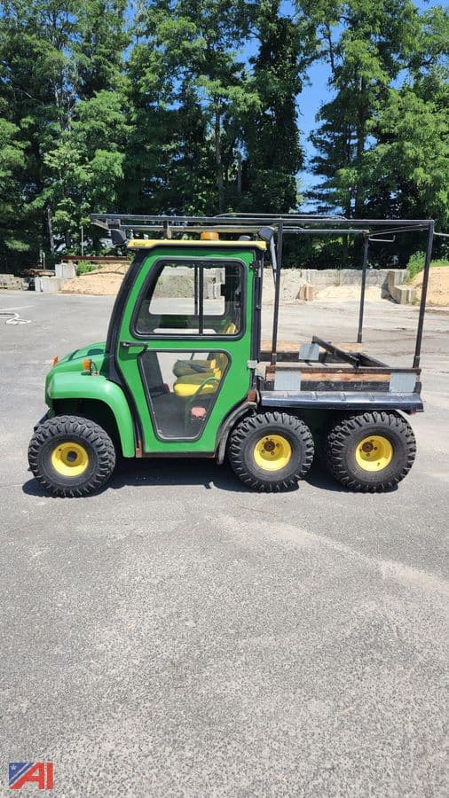 Image of John Deere Gator equipment image 1