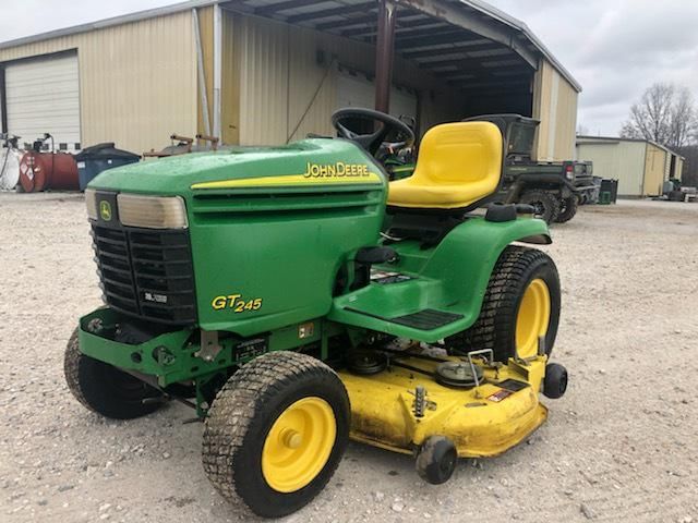 2004 John Deere GT245 Image