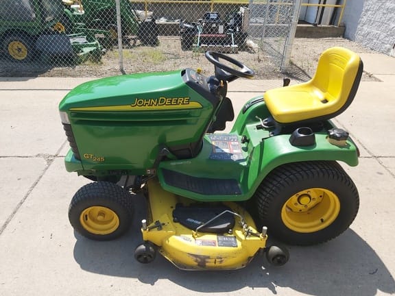 2004 John Deere GT245 Image