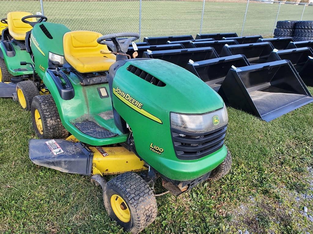 Image of John Deere L100 Primary image