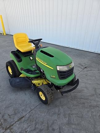 Image of John Deere L118 equipment image 1