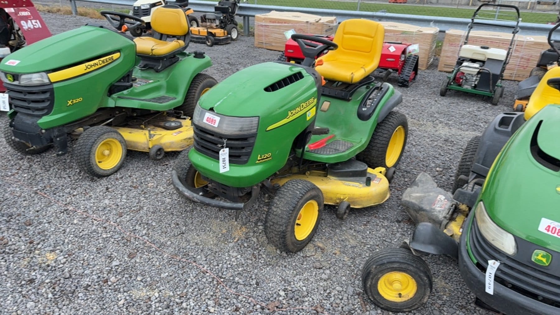 2004 John Deere L120 Equipment Image0