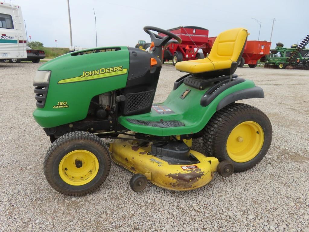 Image of John Deere L130 Primary image
