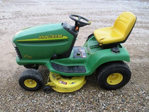 Image of John Deere LT160 equipment image 3