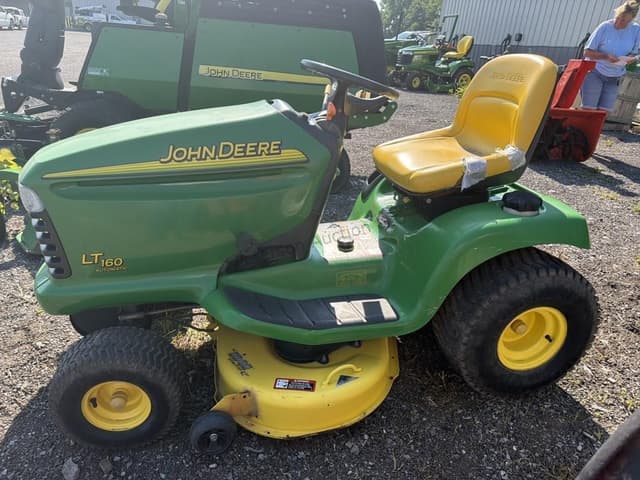 Image of John Deere LT160 equipment image 1