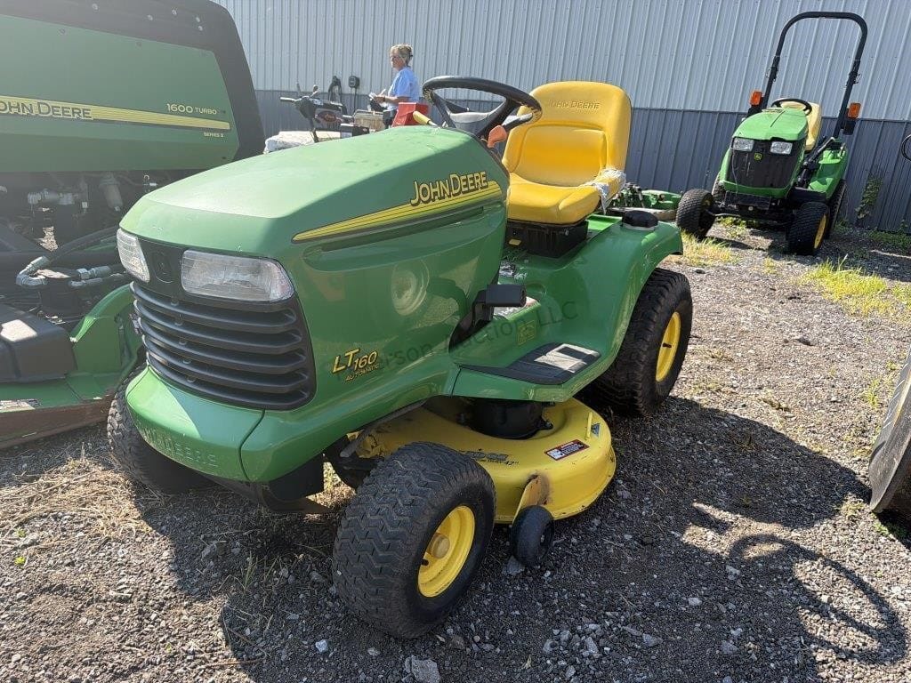 2004 John Deere LT160 Equipment Image0