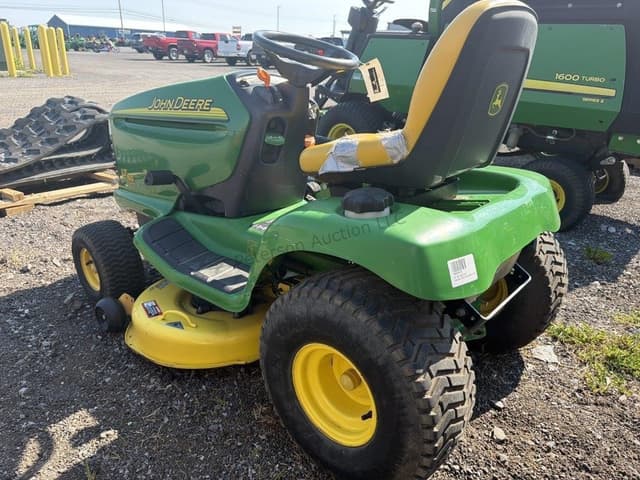 Image of John Deere LT160 equipment image 2