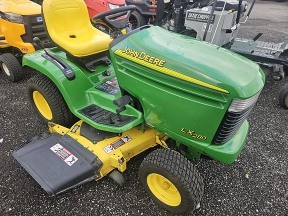 Image of John Deere LX280 equipment image 2