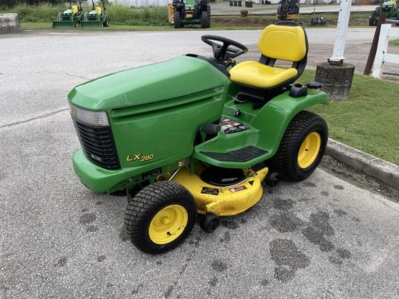 Image of John Deere LX280 equipment image 1
