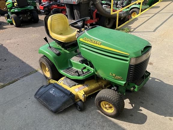 Image of John Deere LX280 equipment image 2