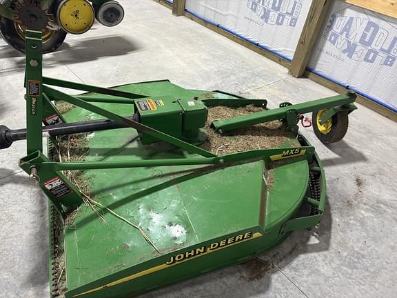 Image of John Deere MX5 equipment image 1