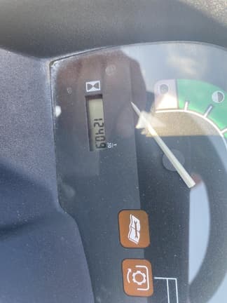 Image of John Deere X465 equipment image 1